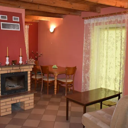 - Ksiezyc Pod Sosnami Lodge